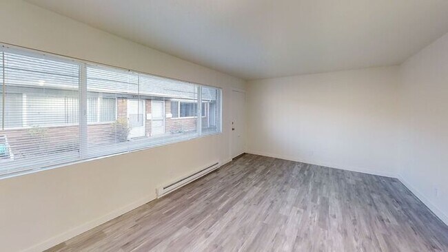 Building Photo - Open-House 6/6 and 6/7 2:30 to 3:30! Call ...