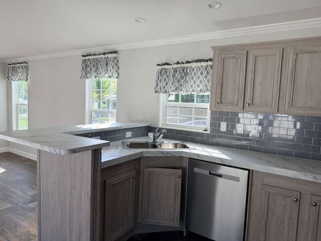 Building Photo - 5391 SW 35th Ct