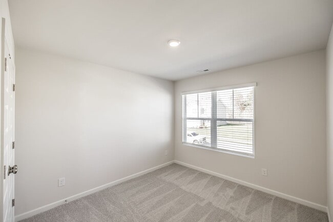 Building Photo - 616 Emerson Ln