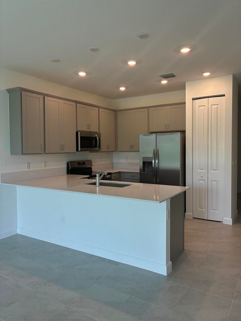 Building Photo - 13712 JUBILEE