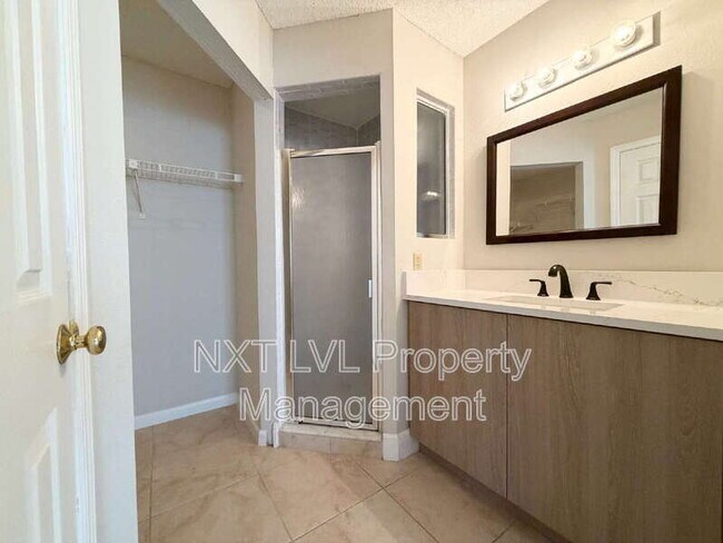 Building Photo - 12560 Equestrian Cir