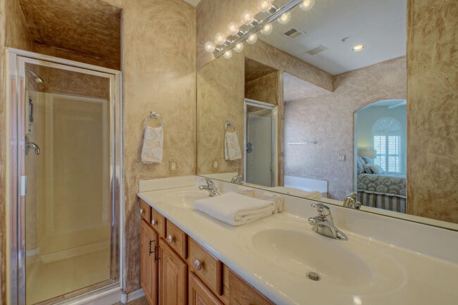 Building Photo - 14000 N 94th St