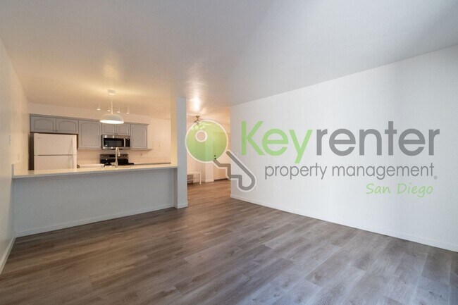 Building Photo - Walking distance to Fashion Vally Mall |2 minute drive to both North and South 163, as well as I-8