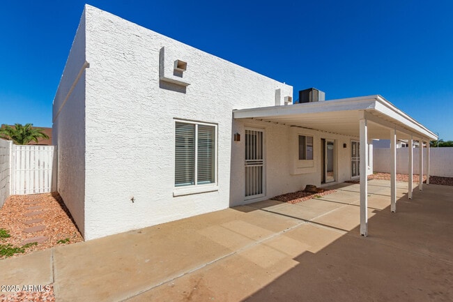 Building Photo - 3329 E Siesta Ln