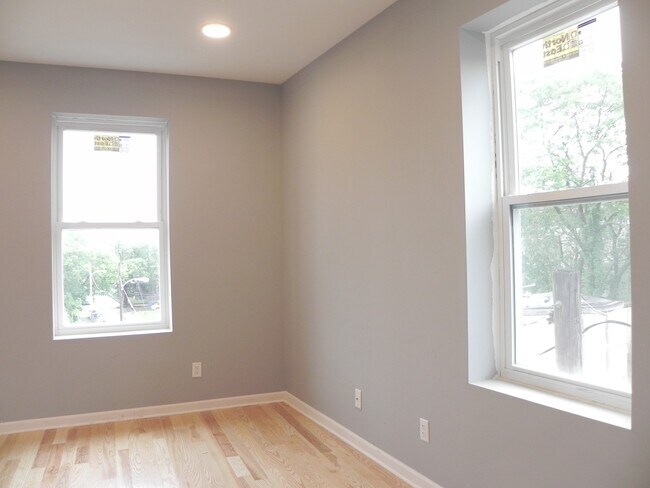 Building Photo - 813 N 41st St