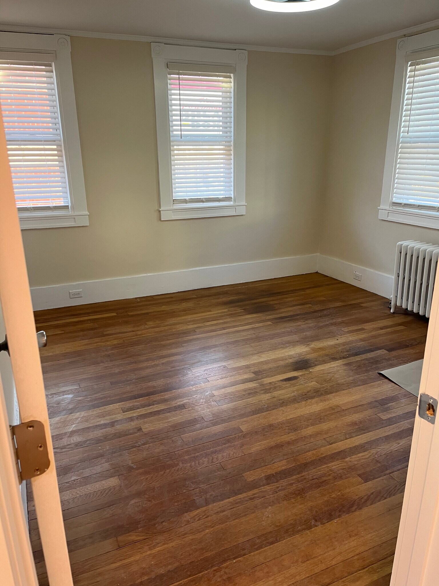 Building Photo - 450 Islington St