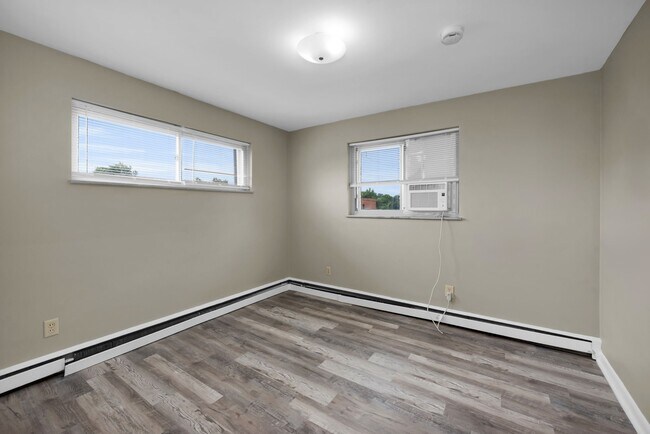 Building Photo - 3873 E Galbraith Rd