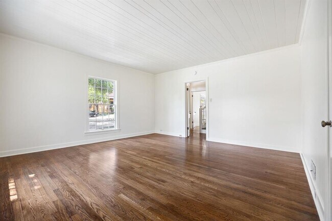 Building Photo - 610 Rathervue Pl