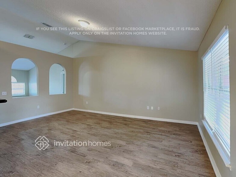 Building Photo - 1130 St Tropez Ct