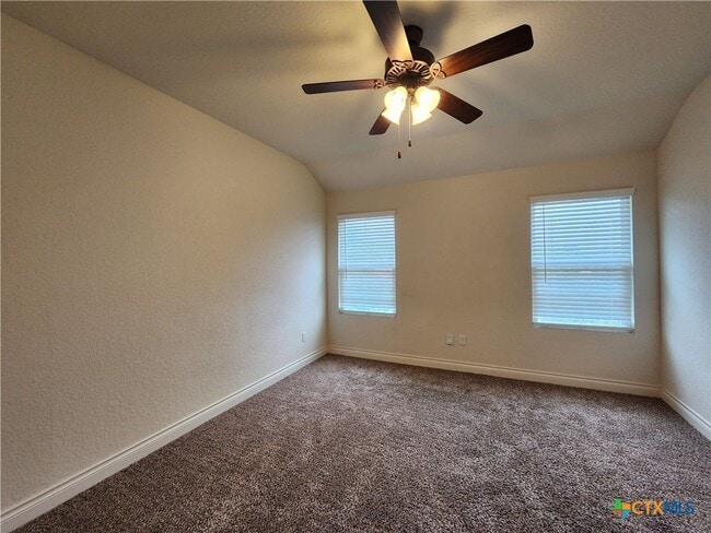 Building Photo - 324 Untermaier St