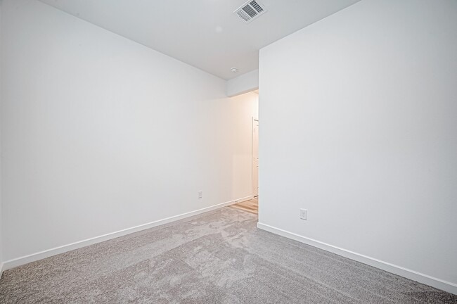Building Photo - 9746 Pettus Crk Dr