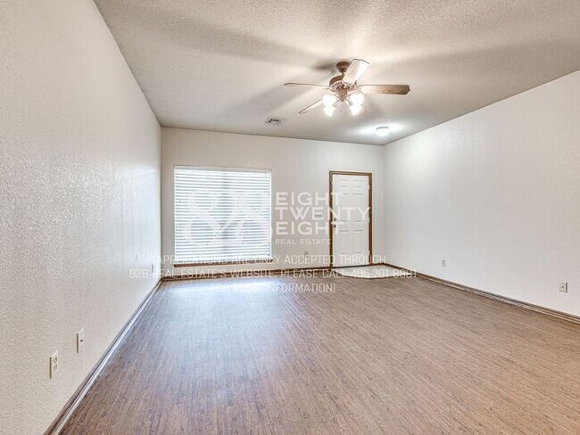 Building Photo - *AVAILABLE NOW!* CUTE 3 BED/2 BATH DUPLEX IN NORMAN!