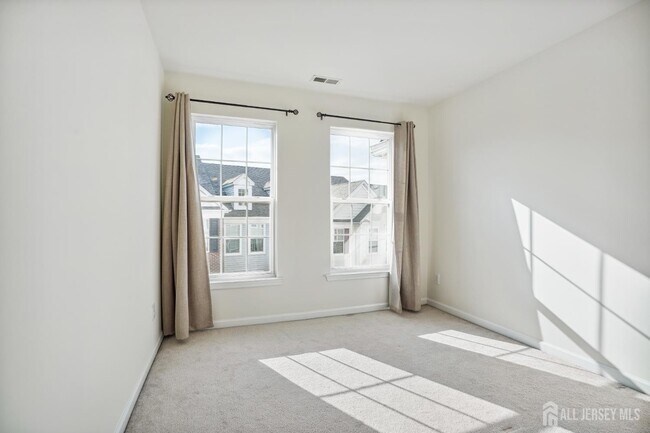 Building Photo - 1501 Gabriel Ln