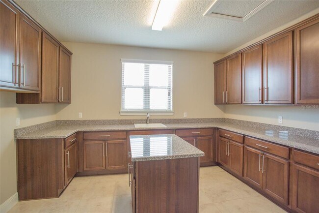 Building Photo - 11712 Savona Way