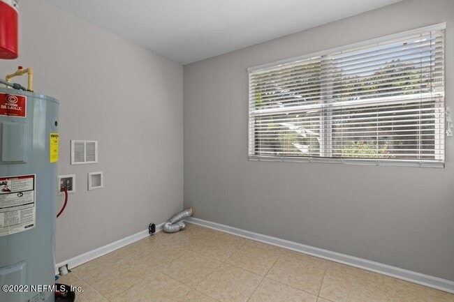 Building Photo - 1058 Willis Dr