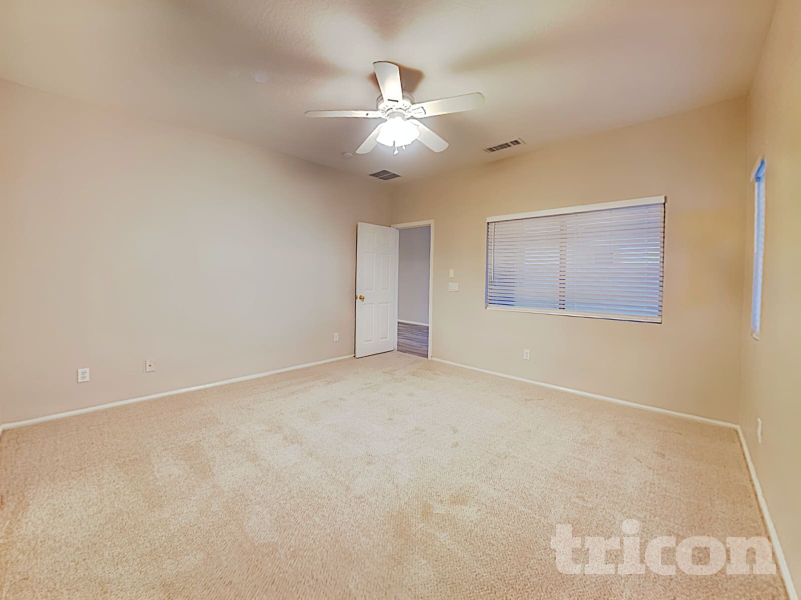 Building Photo - 13732 W Mauna Loa Ln