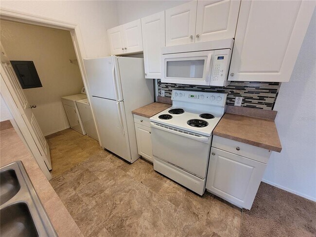 Building Photo - 5934 Brickleberry Ln