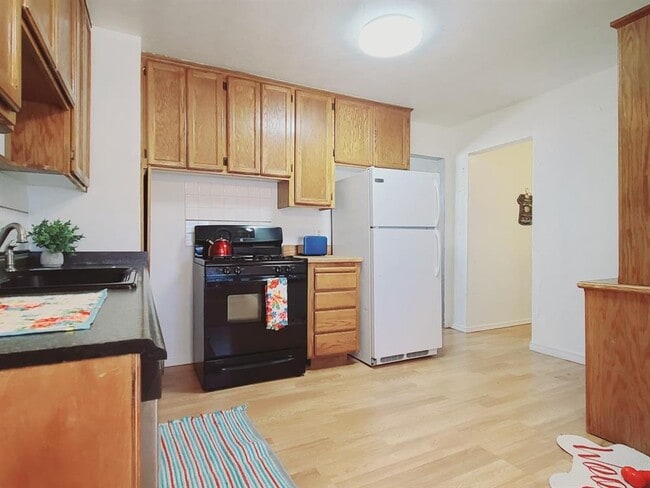 Building Photo - 3512 N Holman Ct