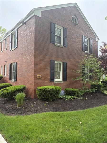 Building Photo - 840 Thorn St