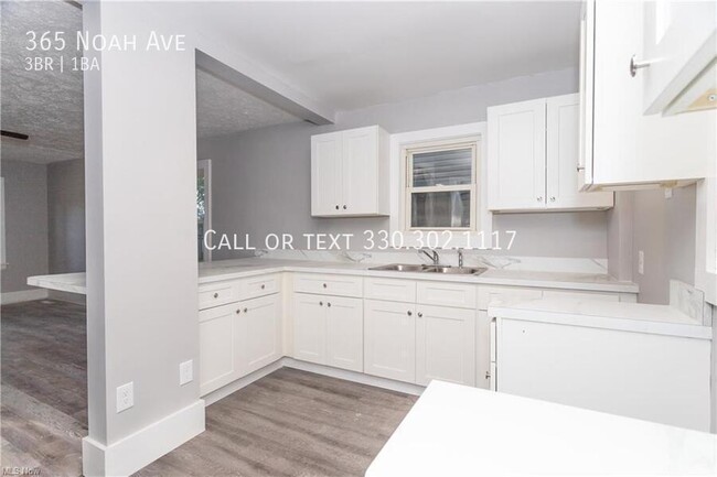 Building Photo - Three bedroom one bathroom home for rent