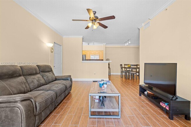 Building Photo - 6841 SW 44th St