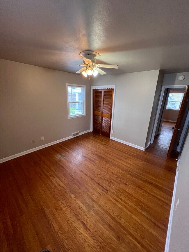 Building Photo - 77 Merrill St