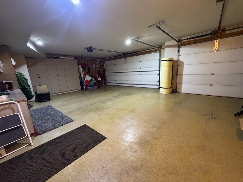 3 car garage - 1832 Nakomis Ave