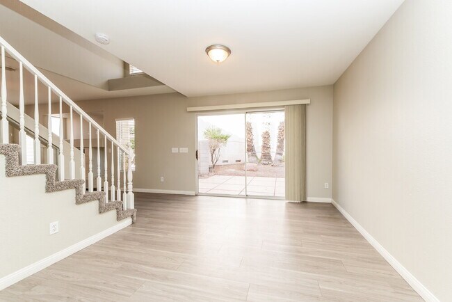 Building Photo - 3337 Epson St