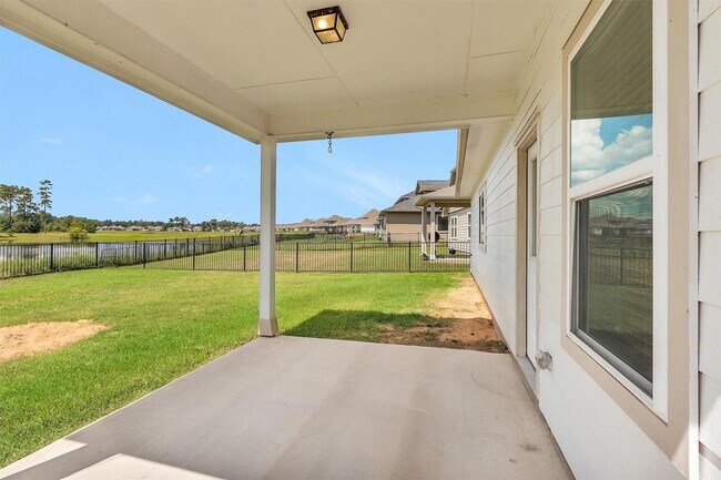 Building Photo - 223 Shoreview Dr