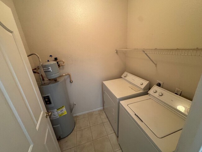 Building Photo - Cozy Condo in Ahwatukee