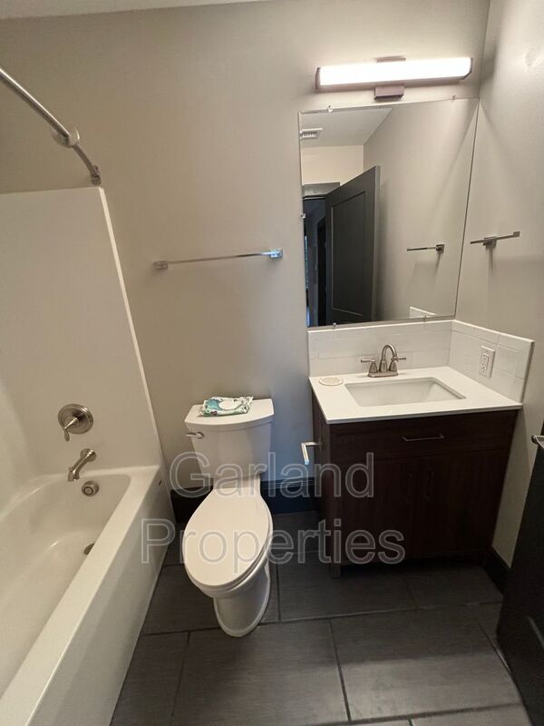 Building Photo - 73 W Main St