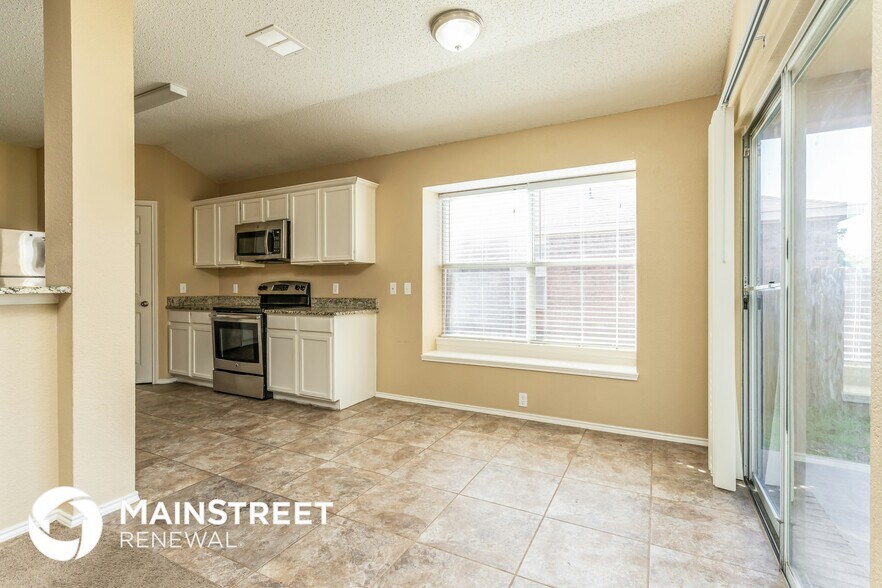Building Photo - 6909 Baybridge Dr