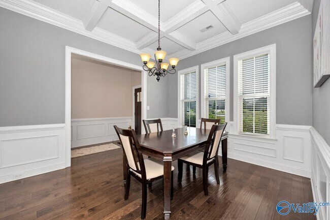 Building Photo - 216 SW Winterbranch Rd