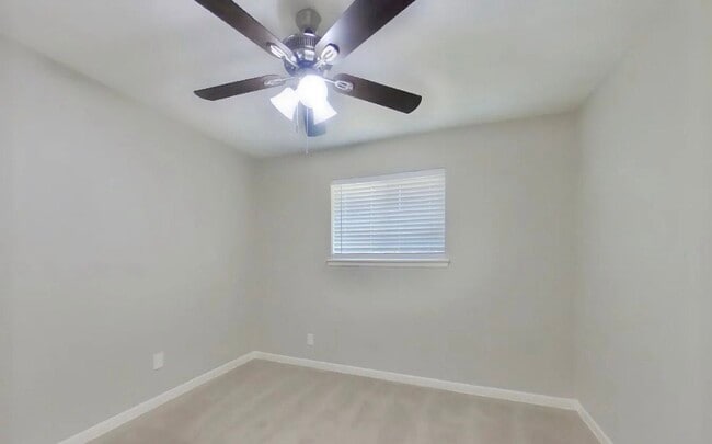 Building Photo - AVAILABLE NOW