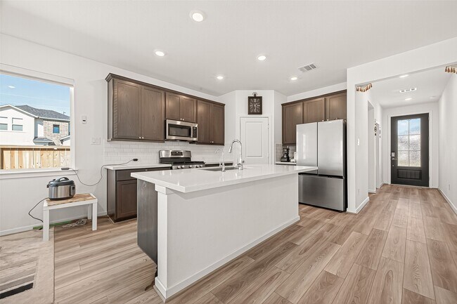 Building Photo - 9747 Pettus Crk Dr