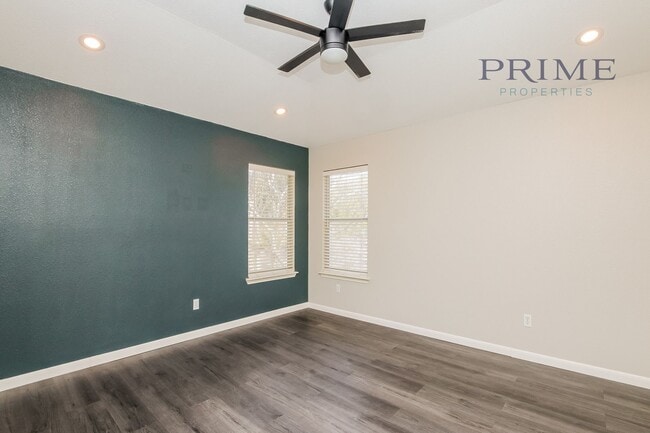 Building Photo - Perfectly Renovated Rental!