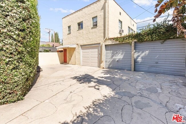 Building Photo - 3707 Edenhurst Ave