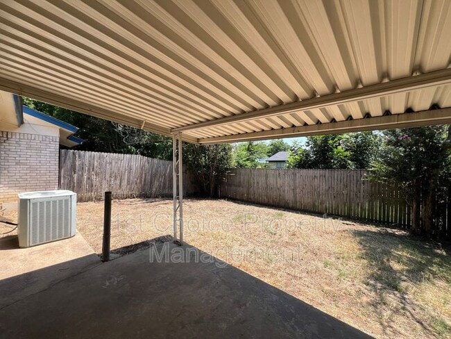 Building Photo - 1020 Pleasant Valley Ln