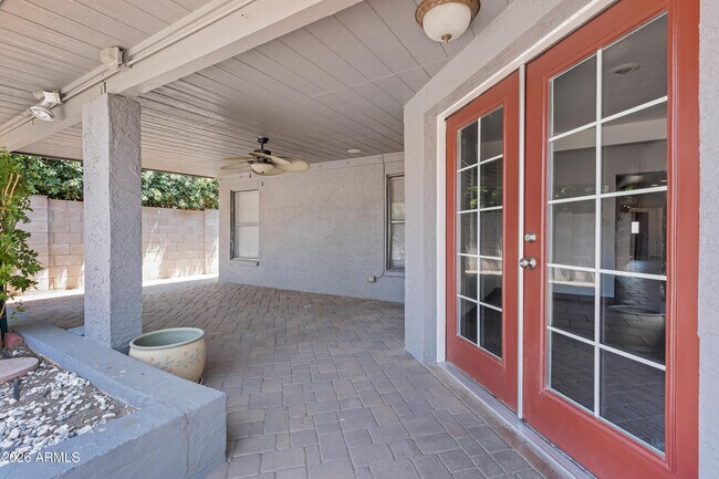 Building Photo - 23620 N 42nd Dr