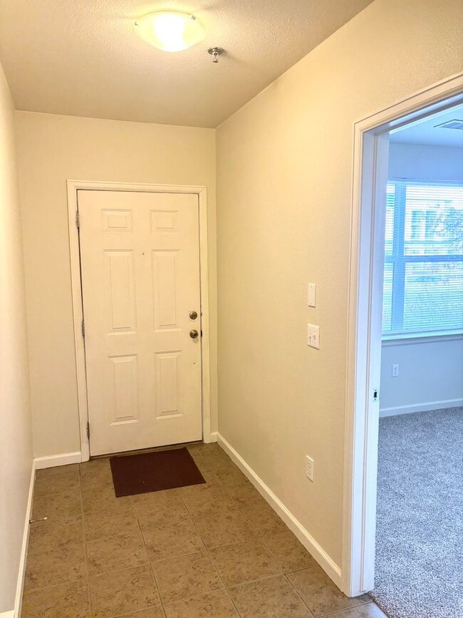 Building Photo - Newly updated 3bd 2.5 bath townhome for rent Aurora CO 80012