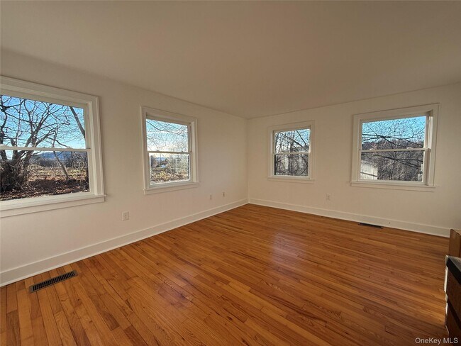 Building Photo - 156 Sharon Station Rd