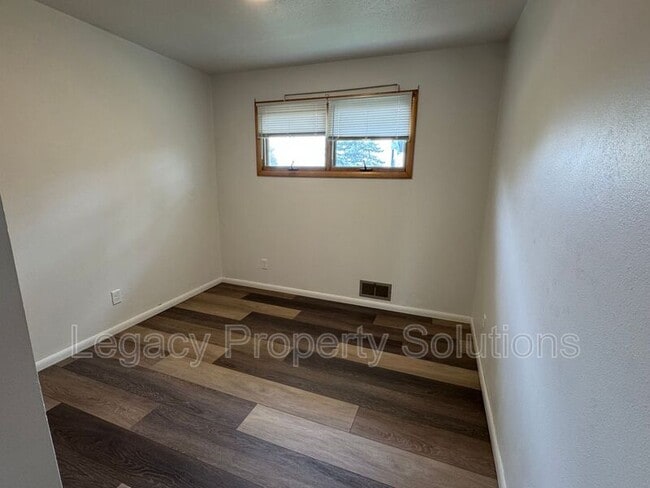 Building Photo - 609 N 29th St