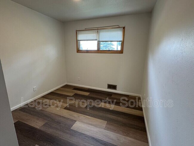 Building Photo - 611 N 29th St