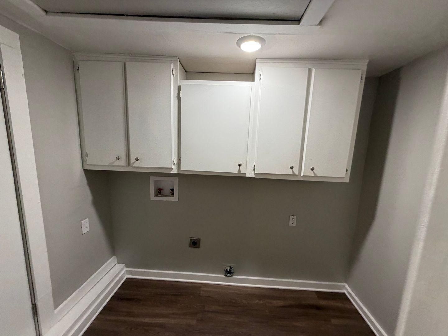 Building Photo - 6360 Greenbriar Dr