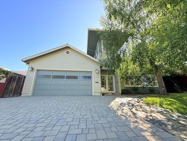 Building Photo - ? Elegant & Expansive Redwood City Home – ...