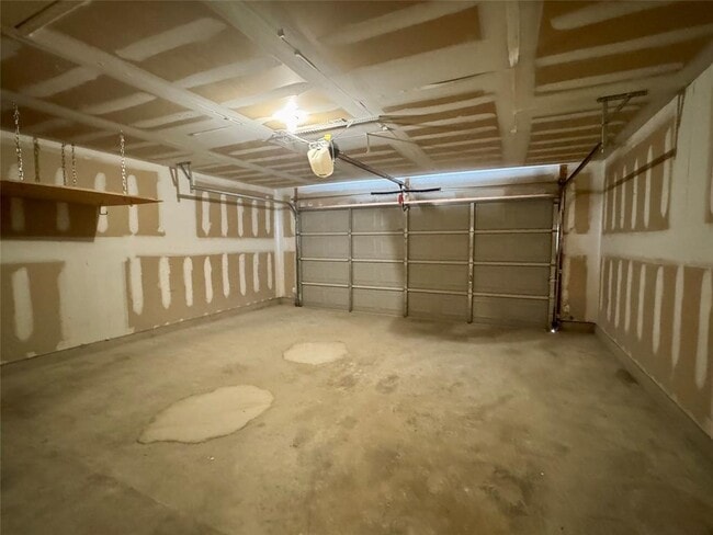 Building Photo - 1692 Amberwood Loop