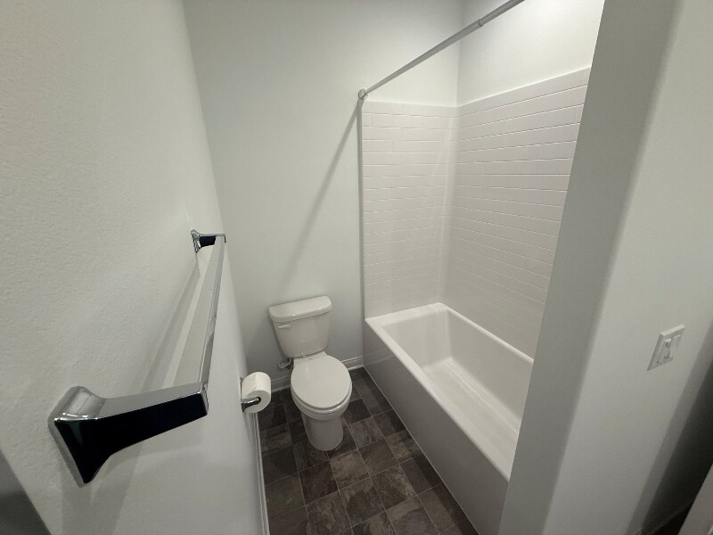 Building Photo - 4212 Larchwood Ln