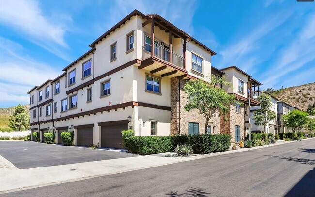 Building Photo - 908 Slate St