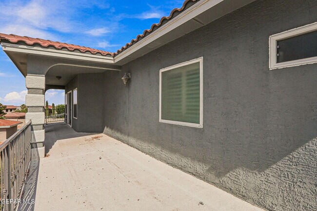Building Photo - 13566 Emerald Coast Ln