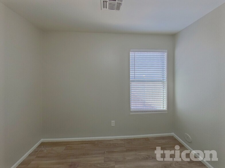 Building Photo - 42396 Colby Dr